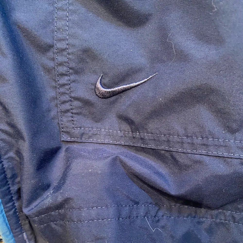 Nike Men’s XL Unisex 2 Tone Blue 100% Nylon All Weather Lined Performance Jacket